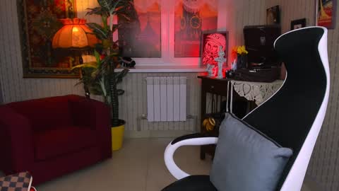 Vivien online show from 25, 1, 2025