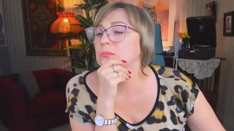 Vivien online show from 5, 2, 2025