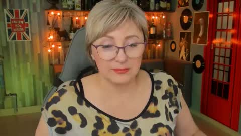 Vivien online show from 15, 2, 2025