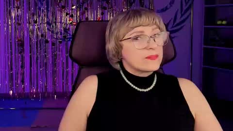 Vivien online show from 22, 2, 2025