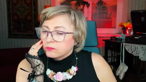 Vivien online show from 5, 3, 2025