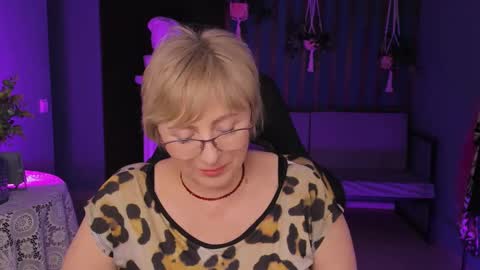 Vivien online show from 12, 3, 2025