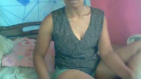 Snapshot of sukietalore chatting on 17, 5, 2026 SukieTalore online show from 17, 5, 2026