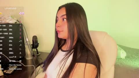 Snapshot of sumersunsett chatting on 7, 5, 2026 sumersunsett online show from 7, 5, 2026