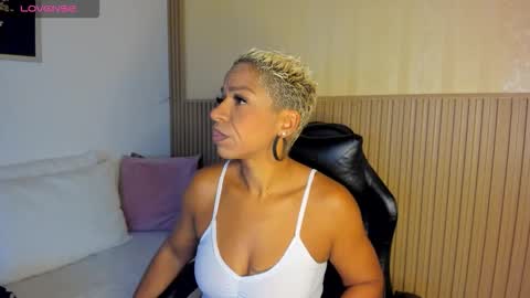 Snapshot of summer_night_ chatting on 16, 10, 2025 Summer online show from 16, 10, 2025