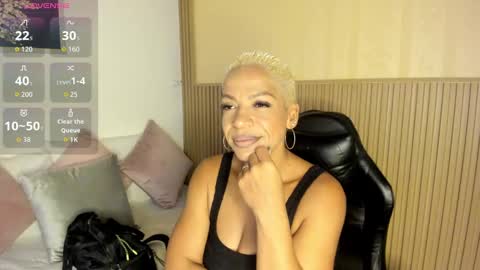 Snapshot of summer_night_ chatting on 18, 10, 2025 Summer online show from 18, 10, 2025