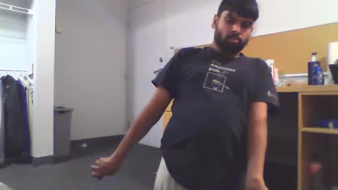 Snapshot of sundoog chatting on 5, 3, 2025 Sundoog online show from 5, 3, 2025