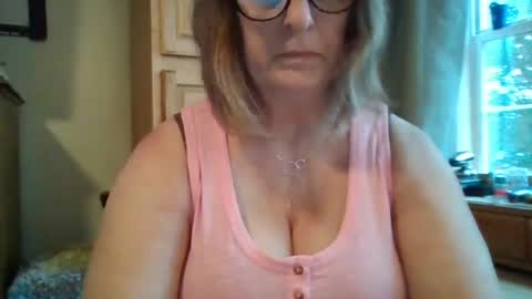 Snapshot of sunflower556 chatting on 3, 8, 2026 Sunflower online show from 3, 8, 2026
