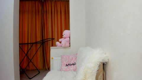 Vanessa online show from 7, 4, 2026