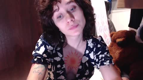 Snapshot of sunshinehella chatting on 10, 12, 2024 Hella online show from 10, 12, 2024