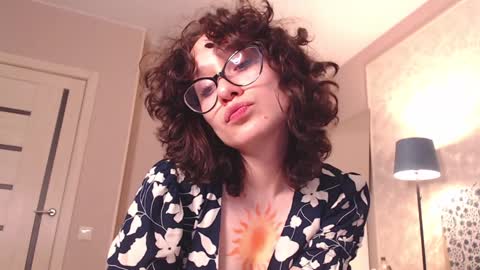 Snapshot of sunshinehella chatting on 8, 1, 2025 Hella online show from 8, 1, 2025