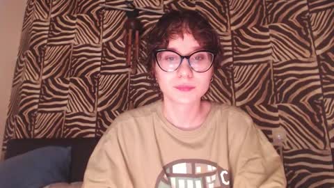 Snapshot of sunshinehella chatting on 23, 10, 2025 Hella online show from 23, 10, 2025