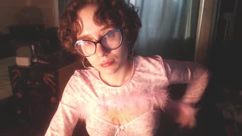 Snapshot of sunshinehella chatting on 19, 11, 2025 Hella online show from 19, 11, 2025