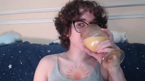 Snapshot of sunshinehella chatting on 24, 11, 2025 Hella online show from 24, 11, 2025