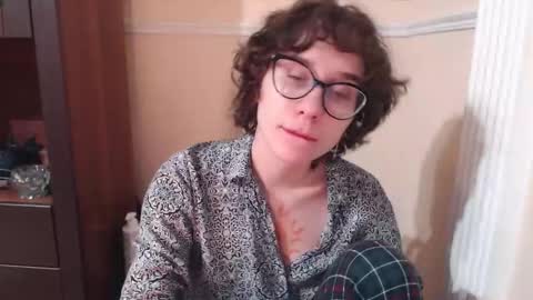 Snapshot of sunshinehella chatting on 28, 11, 2025 Hella online show from 28, 11, 2025