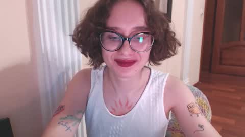 Snapshot of sunshinehella chatting on 4, 3, 2026 Hella online show from 4, 3, 2026