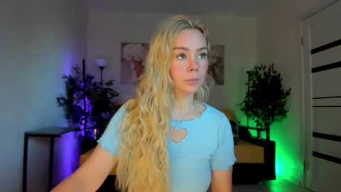 Snapshot of super_peach chatting on 5, 7, 2026 Jenn online show from 5, 7, 2026