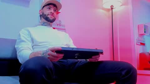 supreme_alpha_ online show from 22, 11, 2025