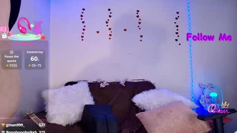 Snapshot of surella32 chatting on 15, 5, 2026 surella32 online show from 15, 5, 2026