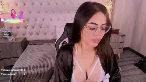 Snapshot of susan_voltaire chatting on 11, 5, 2026 susan_voltaire online show from 11, 5, 2026