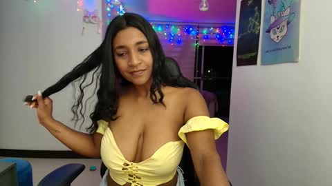 Snapshot of susanrhodes chatting on 3, 2, 2025 Andrea - Migue online show from 3, 2, 2025