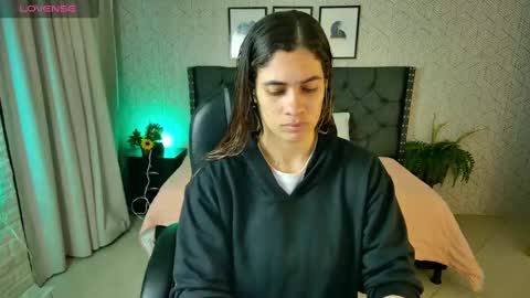   online show from 10, 1, 2025