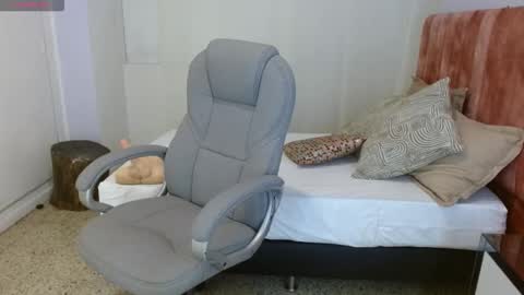 sussy leon online show from 22, 9, 2025