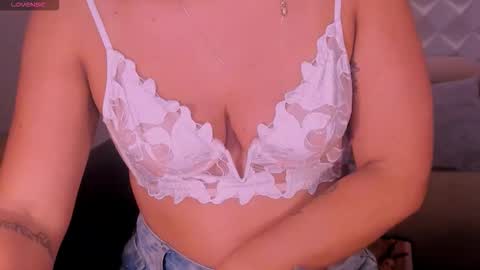 Snapshot of sussybell_ chatting on 31, 10, 2025 Sussy Bell online show from 31, 10, 2025