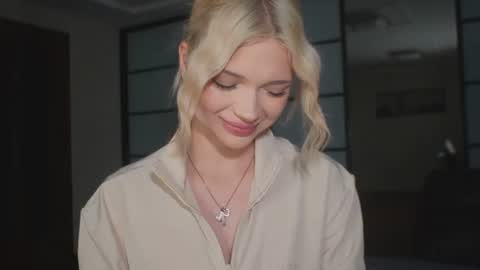 Snapshot of suzannabarmes chatting on 9, 7, 2026 Stacy online show from 9, 7, 2026