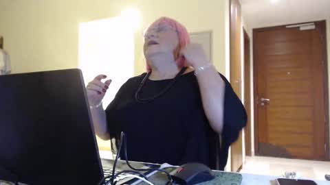 Snapshot of suzannebanci chatting on 6, 3, 2026 My name is Sissy or more fully Suzanna Aprilia Maria Mariquita Catarina Chinita Banci. Soy una puta - que chimba ladybug online show from 6, 3, 2026