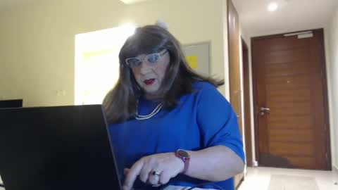 Snapshot of suzannebanci chatting on 17, 4, 2026 My name is Sissy or more fully Suzanna Aprilia Maria Mariquita Catarina Chinita Banci. Soy una puta - que chimba ladybug online show from 17, 4, 2026
