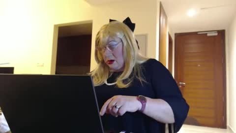 Snapshot of suzannebanci chatting on 8, 5, 2026 My name is Sissy or more fully Suzanna Aprilia Maria Mariquita Catarina Chinita Banci. Soy una puta - que chimba ladybug online show from 8, 5, 2026