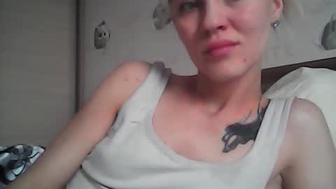 Snapshot of suzie_jenny chatting on 26, 6, 2026 Suzie Jenny online show from 26, 6, 2026