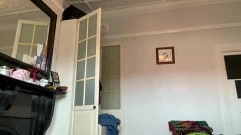 suzie stardust online show from 3, 4, 2026