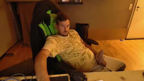 Snapshot of swaicy1990 chatting on 4, 10, 2025 swaicy1990 online show from 4, 10, 2025