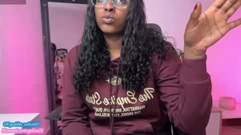 Snapshot of sweer_oshun chatting on 30, 9, 2025 Evangeline online show from 30, 9, 2025