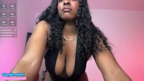 Snapshot of sweer_oshun chatting on 7, 10, 2025 Evangeline online show from 7, 10, 2025