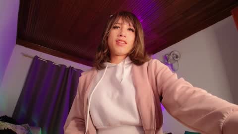 Snapshot of sweet01_ chatting on 1, 2, 2025 sweet01_ online show from 1, 2, 2025