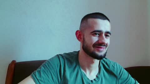 Snapshot of sweet__daddy8 chatting on 1, 1, 2025 BredEmiliya online show from 1, 1, 2025