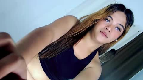 Snapshot of sweet_ahrii chatting on 19, 12, 2025 CLEO online show from 19, 12, 2025