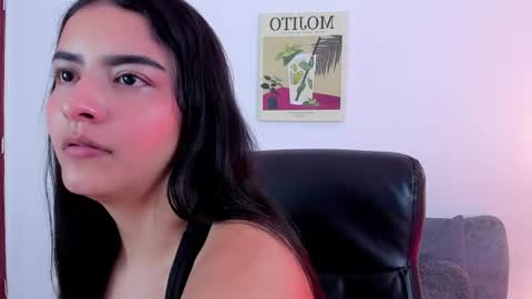 Snapshot of sweet_aura31 chatting on 25, 5, 2026 Aura online show from 25, 5, 2026
