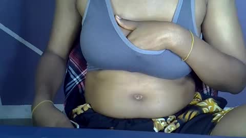 Snapshot of sweet_berry31 chatting on 26, 9, 2025 baby girl online show from 26, 9, 2025