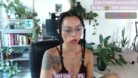 Snapshot of sweet_bluee chatting on 20, 5, 2026 Tutti online show from 20, 5, 2026