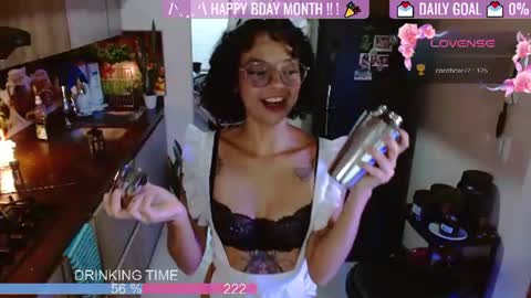 Snapshot of sweet_bluee chatting on 4, 7, 2026 Tutti online show from 4, 7, 2026