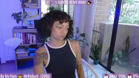 Snapshot of sweet_bluee chatting on 12, 7, 2026 Tutti online show from 12, 7, 2026