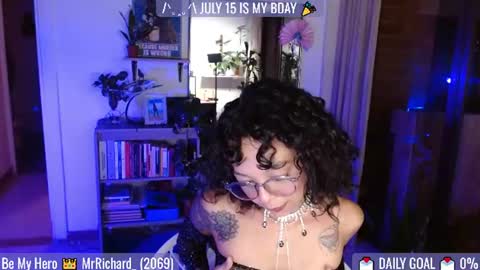 Snapshot of sweet_bluee chatting on 13, 7, 2026 Tutti online show from 13, 7, 2026