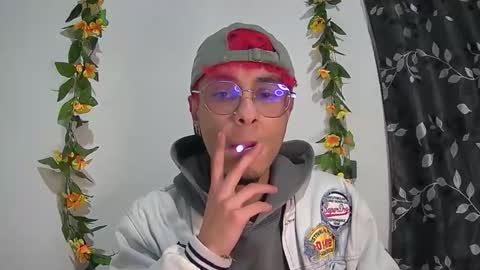 Snapshot of sweet_boy2224 chatting on 1, 12, 2025 sweet_boy2224 online show from 1, 12, 2025