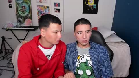 Snapshot of sweet_boys_xx chatting on 14, 12, 2024 CristianBrayan PVT OPEN online show from 14, 12, 2024