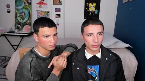 Snapshot of sweet_boys_xx chatting on 18, 12, 2024 CristianBrayan PVT OPEN online show from 18, 12, 2024