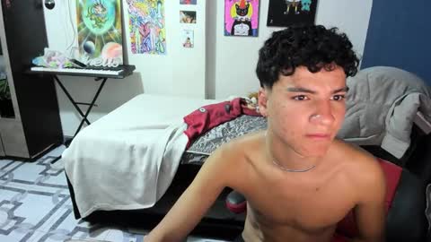 Snapshot of sweet_boys_xx chatting on 15, 9, 2025 CristianBrayan PVT OPEN online show from 15, 9, 2025